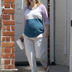 Drew Barrymore pasea por Los Ángeles en la recta final de su embarazo