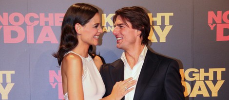 Tom Cruise y Katie Holmes, muy cariñosos en la alfombra roja