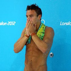 Tom Daley sin camiseta en la zona acuática de las Olimpiadas de Londres 2012