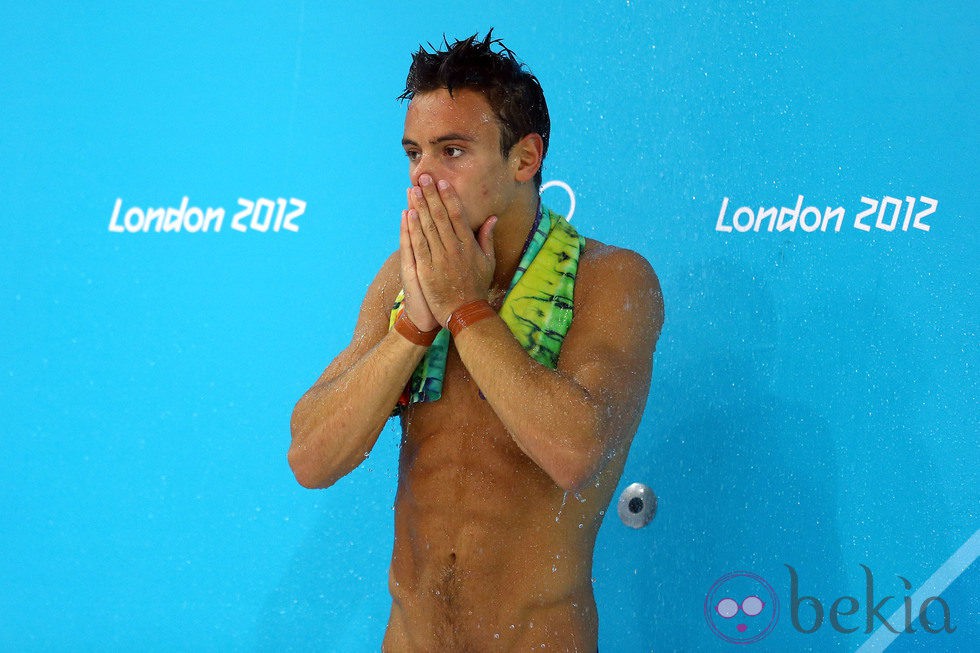 Tom Daley sin camiseta en la zona acuática de las Olimpiadas de Londres 2012