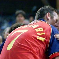 Iñaki Urdangarín besa a la Infanta Cristina tras conseguir una medalla de bronce en Sidney 2000