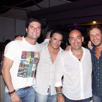 Juan Peña, Kike Sarasola y Carlos Marrero en una fiesta organizada en Ibiza