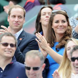 El Príncipe Guillermo y Kate Middleton en un partido de tenis en Londres 2012