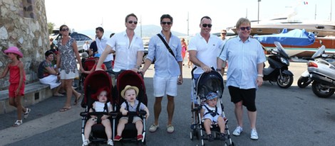 Elton John y David Furnish y su hijo de vacaciones con Neil Patrick Harris, David Burtka y sus hijos