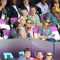 La Princesa Beatriz de York disfruta del atletismo en Londres 2012