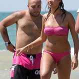 Kiko Rivera y Jessica Bueno, chapuzón en la playas de Cádiz