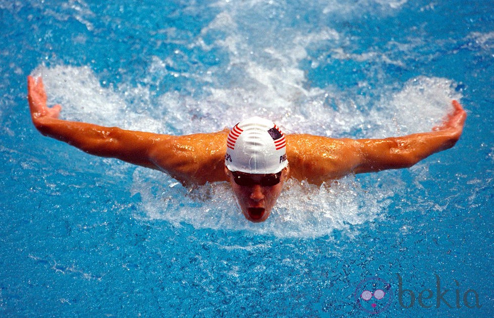 Michael Phelps nadando en Sidney 2000