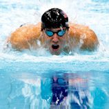 Michael Phelps nadando