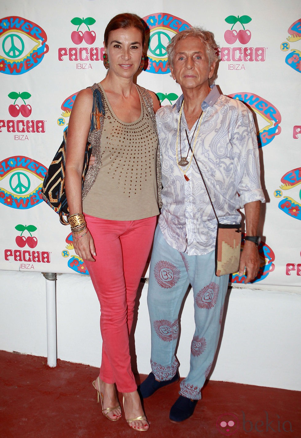 Carmen Posadas en la fiesta Flower Power de Ibiza 2012