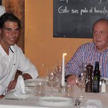 El Rey Juan Carlos y Rafa Nadal cenan juntos en Mallorca
