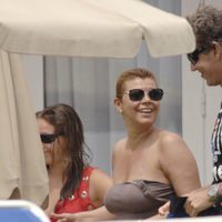 Terelu Campos y su novio Carlos Pombo disfrutan de sus vacaciones en Marbella