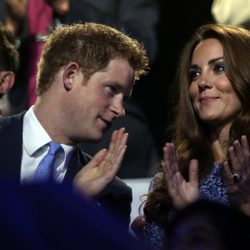 El Príncipe Harry y la Duquesa de Cambridge en la clausura de Londres 2012