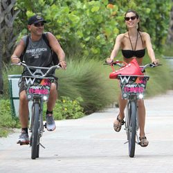 Eros Ramazzotti y su novia Marica Pellegrini en Miami