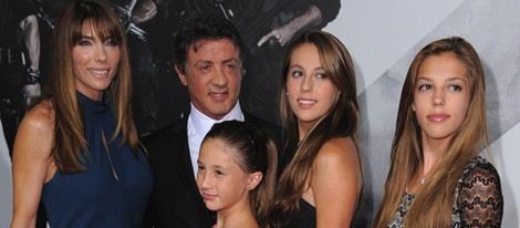 Sylvester Stallone y familia en el estreno de 'Los Mercenarios 2' en Los Ángeles