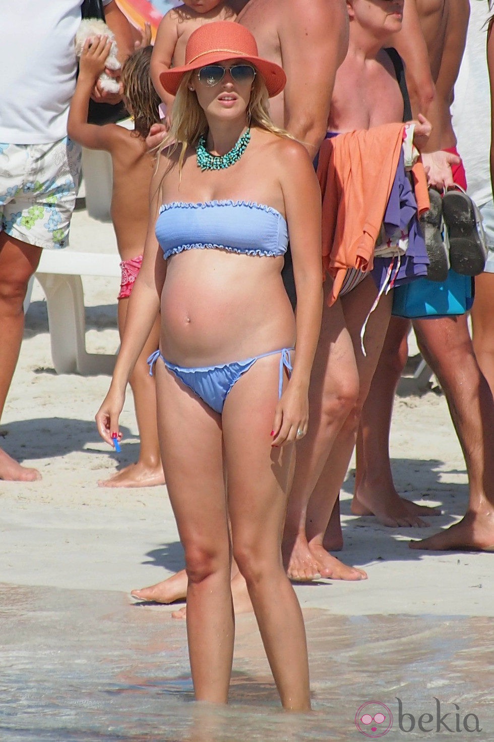 Carolina Cerezuela presume de embarazo en Ibiza