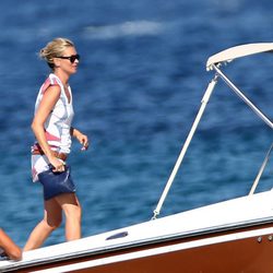 Kate Moss a bordo de un yate durante sus vacaciones en Saint Tropez