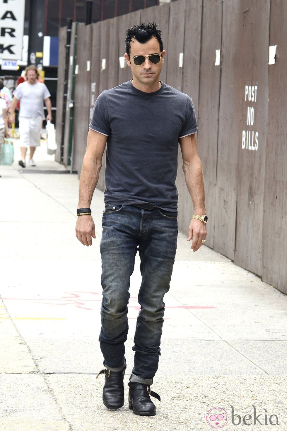 Justin Theroux paseando por Nueva York tras anunciar su compromiso de boda