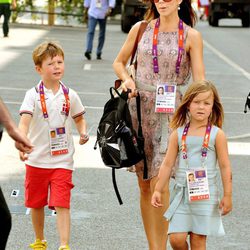 Mary de Dinamarca y sus hijos Christian e Isabel pasean en Londres 2012