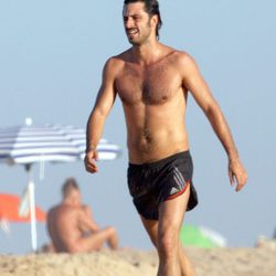 Hugo Silva con el torso desnudo