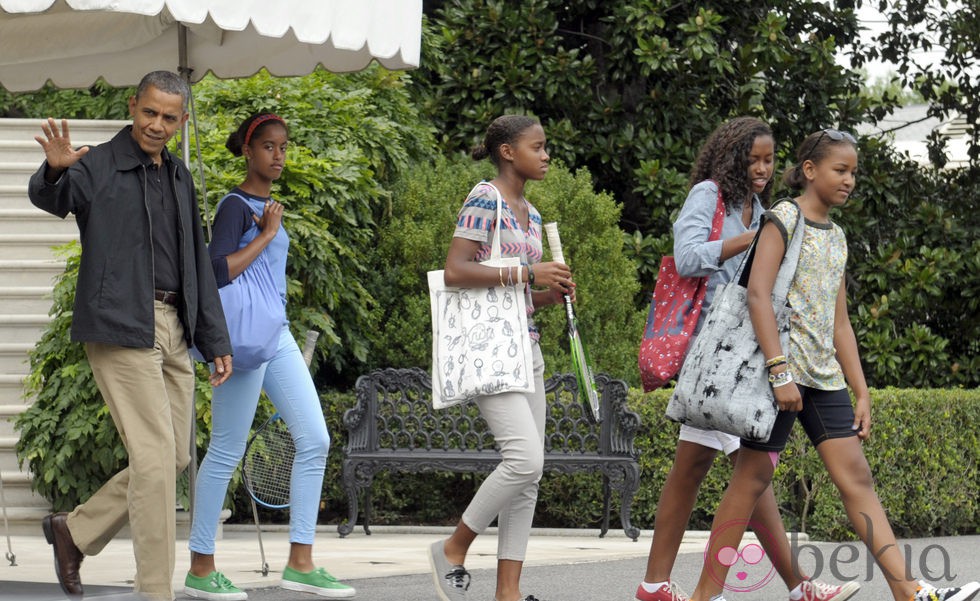 Barack Obama sus hijas Malia y Sasha disfrutando en Camp David