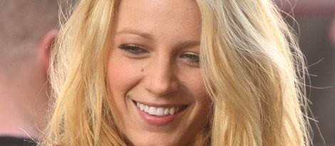 Una sonriente Blake Lively durante el rodaje de la sexta temporada de 'Gossip Girl'