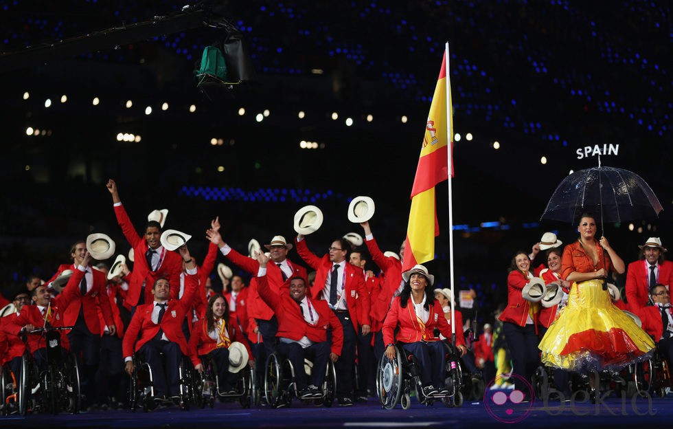La abanderada de España y la delegación en la apertura de los Juegos Paralímpicos de Londres 2012