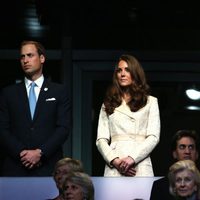 Los Duques de Cambridge, la Princesa Ana y Boris Johnson en la apertura de los Paralímpicos de Londres 2012