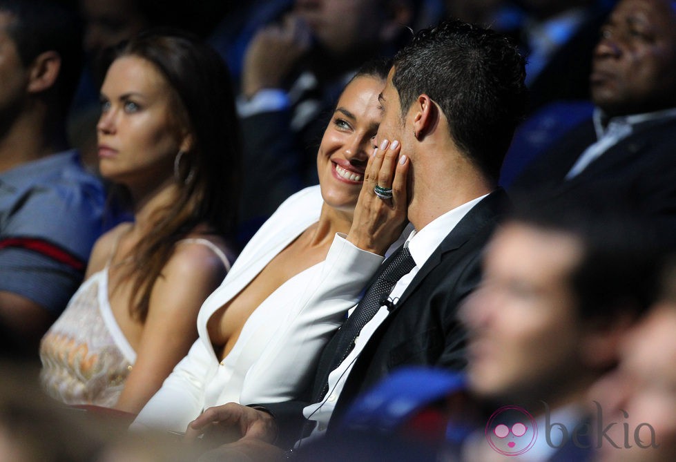 Cristiano Ronaldo e Irina Shayk, dos enamorados en la gala de la UEFA