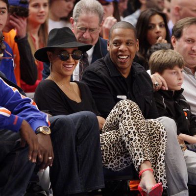 Jay-Z y Beyoncé en un partido de la NBA en Nueva York