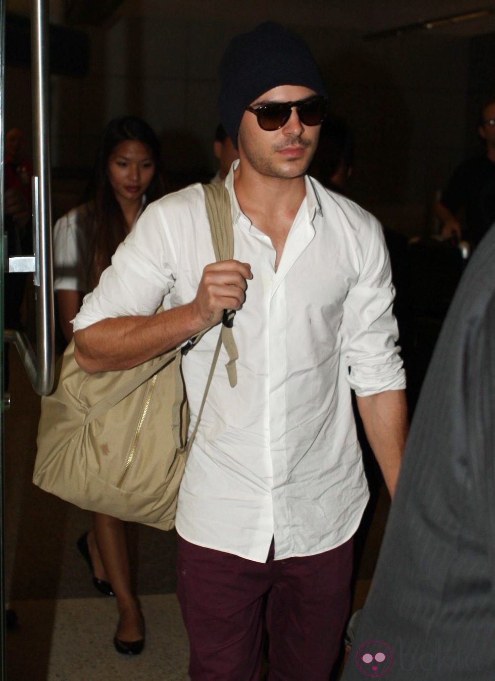 Zac Efron vuelve a Los Angeles tras su paso por la Mostra 2012