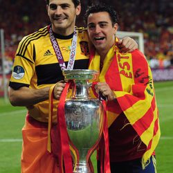 Iker Casillas y Xavi Hernández
