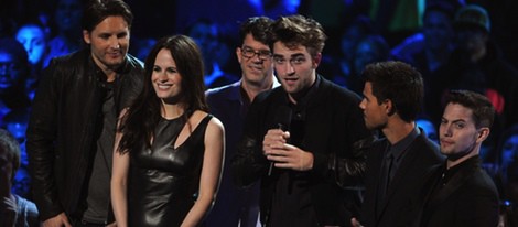 Robert Pattinson, Taylor Lautner y Jackson Rathbone en los MTV Video Music Awards 2012