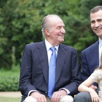 El Rey Don Juan Carlos, el Príncipe Felipe y la Infanta Leonor