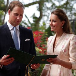 El Príncipe Guillermo y Kate Middleton en el Jardín Botánico de Singapur