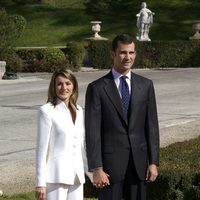 El Príncipe Felipe y Letizia Ortiz en la pedida de mano en 2003