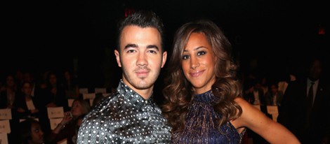 Kevin Jonas y su mujer Danielle Deleasa en el front row de la Semana de la Moda de Nueva York