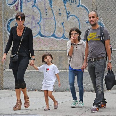 Pep Guardiola con su mujer y sus hijas en Nueva York