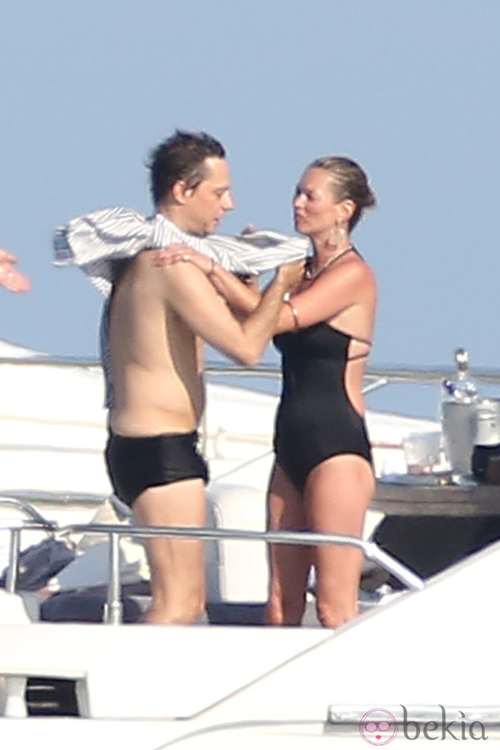 Kate Moss y Jamie Hince disfrutan del verano en Saint-Tropez