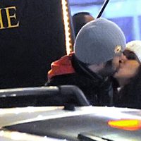 Cristina Pedroche y Dani Martínez besándose durante una escapada a París