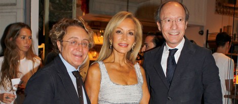 Carmen Lomana con Victorio y Lucchino en la inauguración de su tienda en Madrid