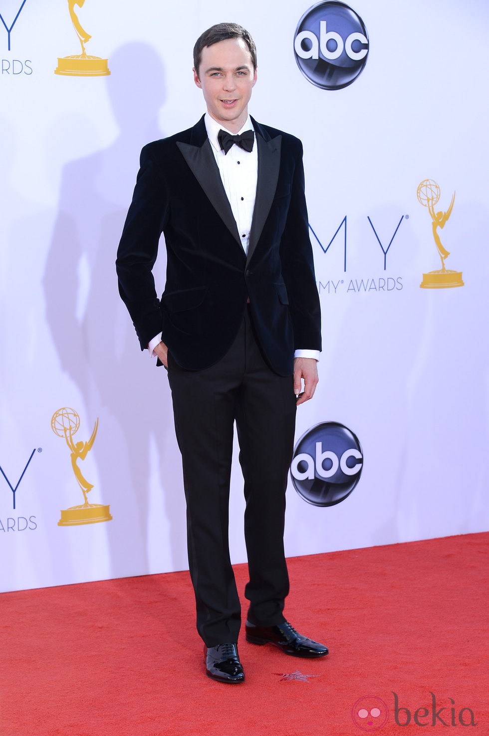 Jim Parsons en la alfombra roja de los Emmy 2012