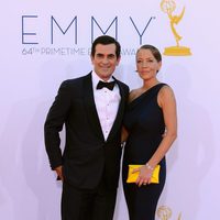 Ty Burrell y su mujer Holly en los Emmy 2012