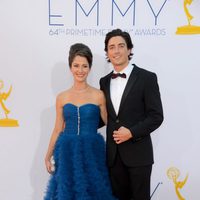 Ben Feldman y su pareja en los Emmy 2012