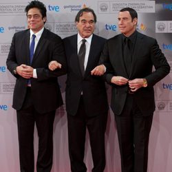 Benicio del Toro, Oliver Stone y John Travolta en el Festival de Cine de San Sebastián 2012