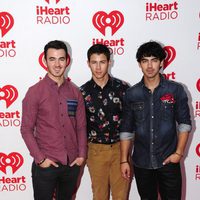 Los Jonas Brothers en el festival de música IHeartRadio 2012