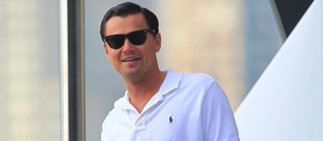 Leonardo Dicaprio sonriente en el rodaje 'The Wolf of Wall Street'