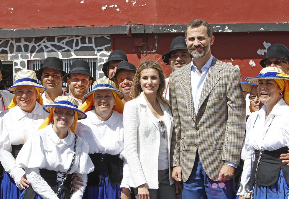 Los Príncipes Felipe y Letizia muy sonrientes en La Gomera