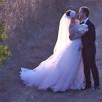 Anne Hathaway y Adam Shulman en su boda