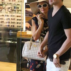 Paris Hilton acaramelada con su novio ibicenco RIver Viiperi