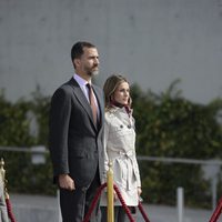 Los Príncipes de Asturias, despedidos con honores antes de viajar a Panamá